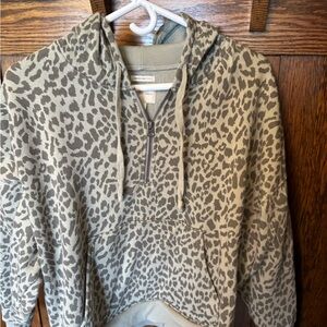 American Eagle Outfitters Cream and Gray Cozy Leopard Sweater
